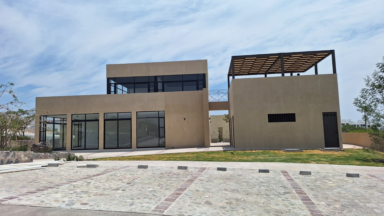 c739ec60-d532-439f-8741-0b4969f76246